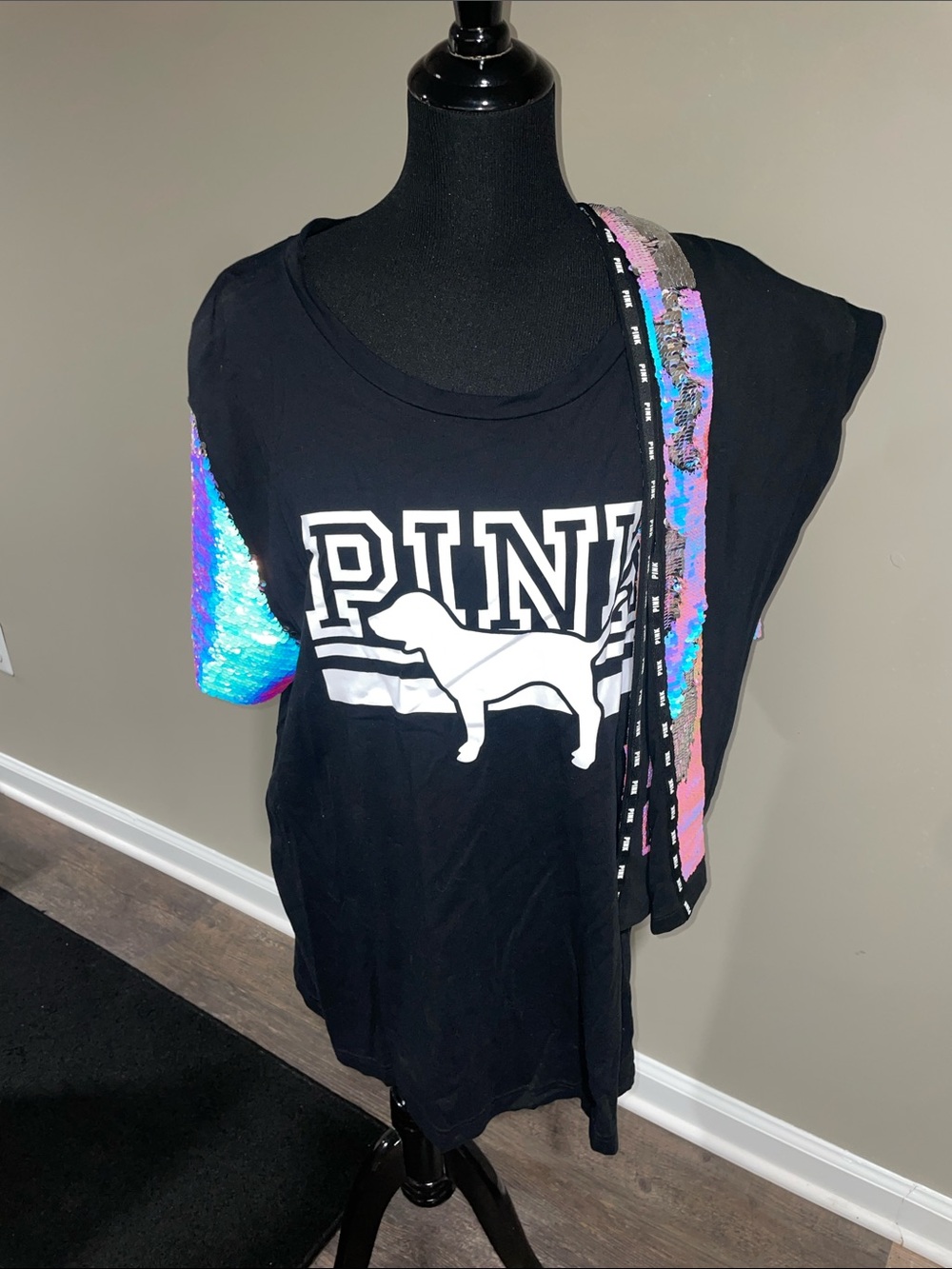 SET! PINK Victoria's Secret Black Graphic Tee with Iridescent Sequin yoga pants - Picture 2 of 8